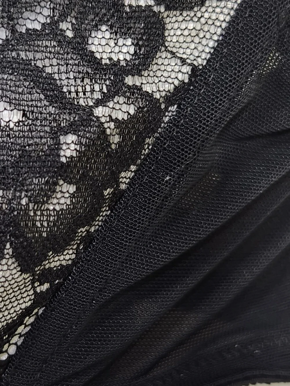 Black & White Lace Underwire Bra 40DDD